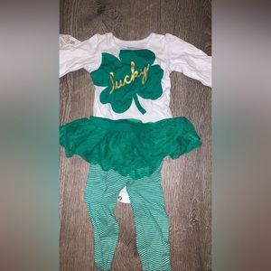 Carters st Pattie’s day matching set 9 months